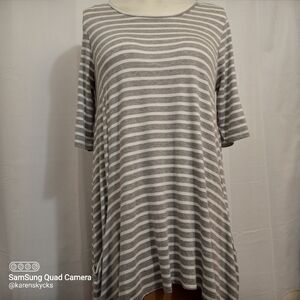 𝅺OLIVIA Sky Gray & White Striped Tunic Top Women's Size Large